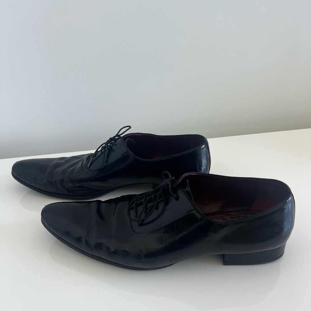Louis Vuitton Black Oxford Shoes Sleek Design